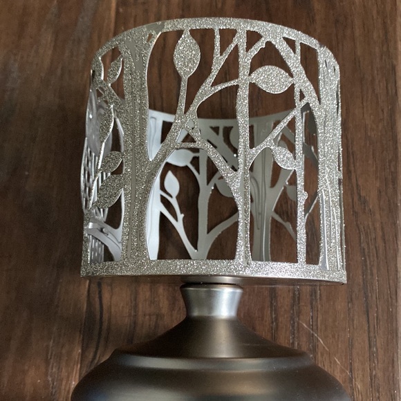 Bath and Body works sweater weather 3-wick candle with owl candle holder - Picture 4 of 8